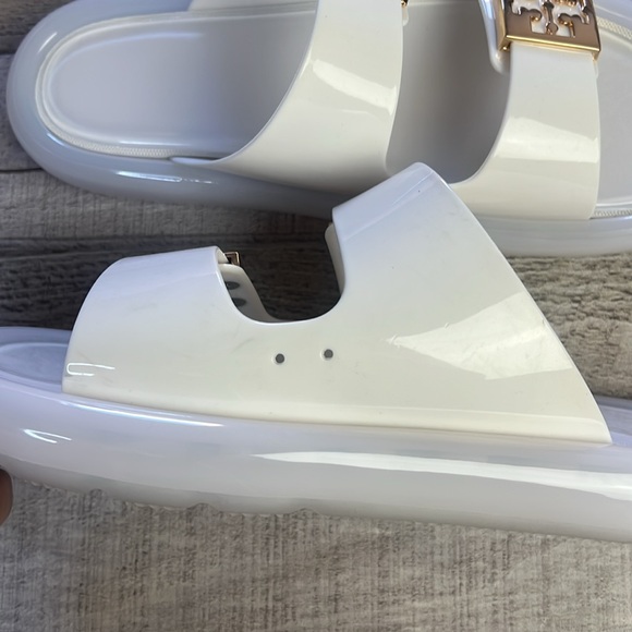 Tory Burch Buckle Bubble Jelly Sandal - Picture 11 of 11